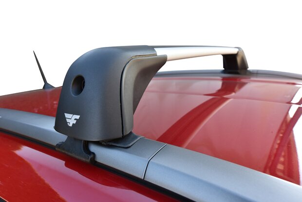 Compactbar gemonteerd op auto